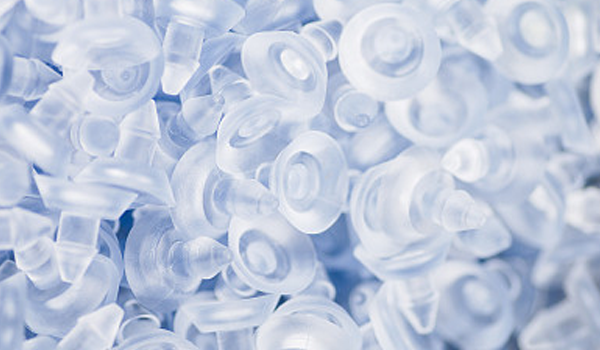 Aplikácia a vlastnosti modifikovaných plastových častíc (4)